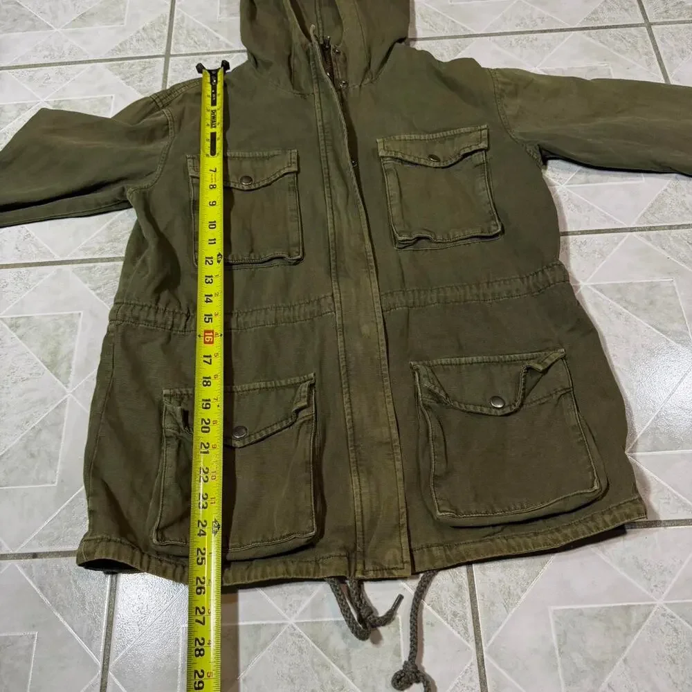 Urban outfitters green military style‎